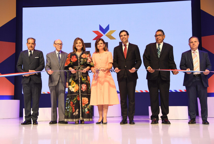 Con la participación de más de 50 editores nacionales e internacionales arranca la Fería del Libro FILSD 2025