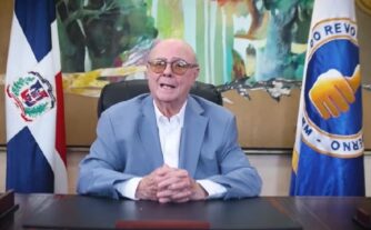 Hipólito critica guerra arancelaria y ley mordaza de Trump; dice naciones poderosas tratan imponer «agenda extremista»