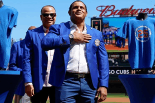 El extoletero dominicano Sammy Sosa es inmortalizado por los Cachorros de Chicago