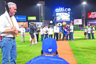 Aguilas y Licey inician con sendas victorias temporada beisbol 2025-26 dedicada a Juan Marichal