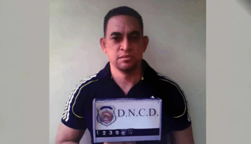 Llega a RD deportado desde EU excoronel PN huyó del país tras ser acusado de narcotráfico