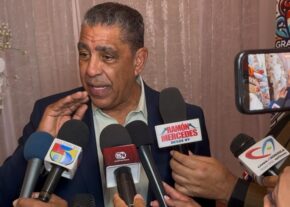 Espaillat dice demócratas son abanderados derechos inmigrantes; pide regresen los que se han ido