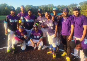 Los Campeones Opa Opa volvieron a barrer en softbol de Newark al derrotar al Team R