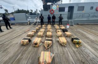 Autoridades de RD interceptan lancha en las costas de Baní con 650 paquetes de cocaína
