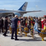 El presidente Donald Trump llega bailando a Malasia y firma acuerdo abierto de acceso a tierras raras