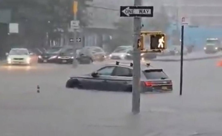 Tormenta azotó NY rompió récord 1917; dos fallecidos con paralización de transporte y cancelaciones de vuelos