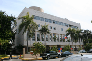 Condenan Alcaldía del Distrito Nacional al pago de más de RD$ 4,300 millones por retiro arbitrario de vallas publicitarias