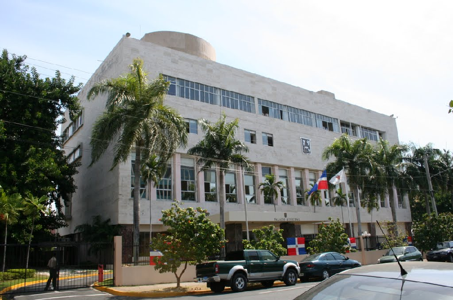 Condenan Alcaldía del Distrito Nacional al pago de más de RD$ 4,300 millones por retiro arbitrario de vallas publicitarias