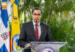 Exministro Economía refuta al presidente Abinader: 