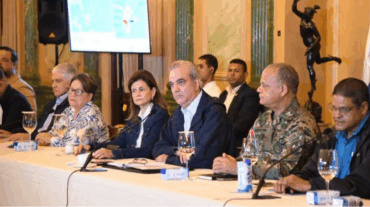 Gobierno llama retorno a la normalidad tras paso de Melissa; suspensión laboral y educativa seguirá en zonas en alerta roja