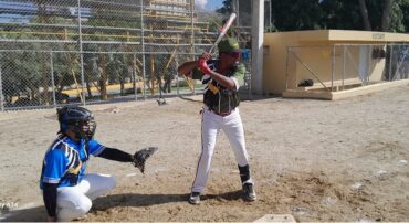 Cibao Mix no cede el primer lugar en torneo de softbol para empleados de Cementos Cibao