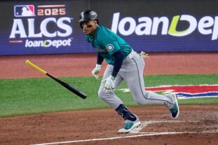 Jorge Polanco impulsa por segundo juego seguido la carrera decisiva y los Marineros vencen 3-1 a Toronto
