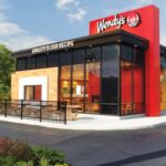 Dominicanos perderán trabajos por cierre 300 restaurant Wendy’s en USA