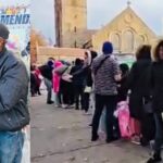 Miles personas recibieron en Paterson-NJ con pavos donaron Alex Méndez y su hijo