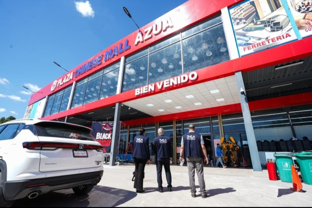 Aduanas interviene dos tiendas chinas en Azua tras detectar irregularidades en facturas de compras locales