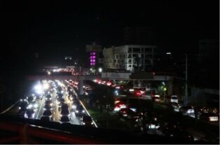 Un apagón general puso a oscura a RD afectando todas las actividades y sistema de transporte; inician investigación