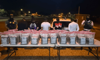 DNCD desarticula red de narcos, arresta 5 hombres e incauta 150 paquetes de cocaína en Azua