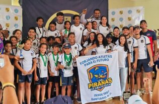 Las Pirañas de Amaprosan se alzan con el 3er lugar en Torneo Nacional en el 60 aniversario del Centro Español 