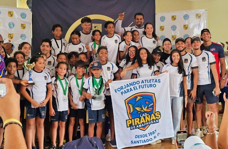 Las Pirañas de Amaprosan se alzan con el 3er lugar en Torneo Nacional en el 60 aniversario del Centro Español 