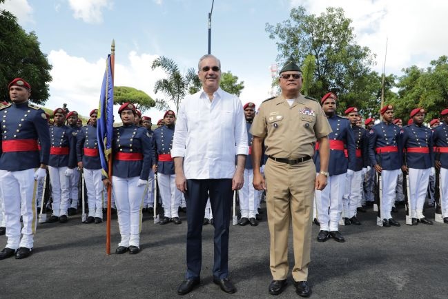 Presidente Abinader inaugura nuevas obras y la dirección de Vehículos No Tripulados del C5i en el Ministerio de Defensa