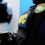 Arrestan en AILA intentando salir del país hombre vinculado alijo de 1,360 paquetes de cocaína ocupados en SPM