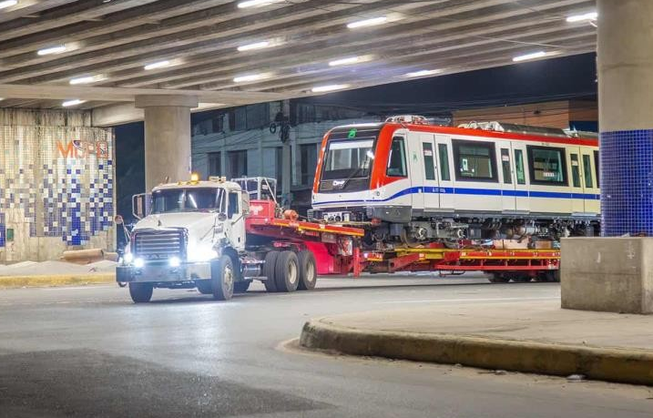 OPRET recibe dos trenes acoplables para aumentar capacidad del Metro de Santo Domingo