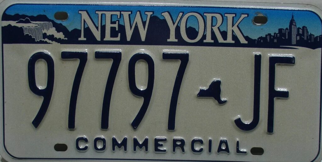 Estado NY deberá revocar licencias comerciales a conductores sin status legal; hay dominicanos preocupados
