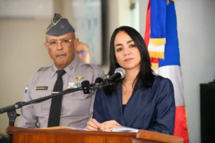 A beber romo por un tubo 7 llaves!! Faride da su 