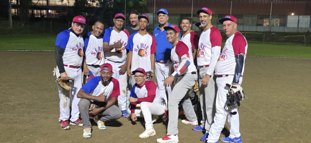Equipo Serie 81 realixa exitoso amistoso de softbol con varios equipos en Puerto Rico