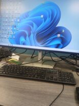 “Base militar de EE.UU.” en AILA; vehículos cisterna, buses, sistemas comunicación y equipos de maniobras militares en pista 17