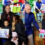 SOMOS Community Care entrega juguetes niños Alto Manhattan; se unieron gobernadora NY y ex jugadores de Grandes Ligas