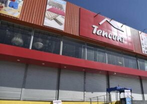 Cierran tres tiendas chinas en Santiago por seguridad estructural