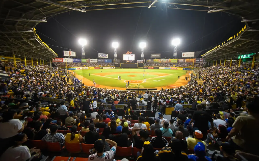 Deficiencia con el pitcheo tiene a Las Aguilas tambaleante y a los fanáticos sufriendo en el inicio del round robin