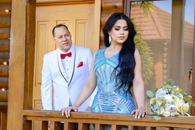 A jugar a otro estadio y en silencio! El cronista Franklin Mirabal anuncia la separación de su esposa Penny Báez