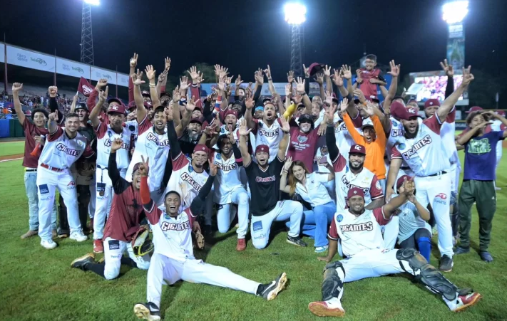 Gigantes y Leones le cierran el camino al Licey y las Estrellas y ambos clasifican al round robin béisbol invernal RD