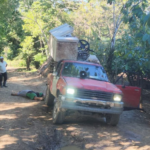 Mueren electrocutados 2 compradores de hierros viejos al caerle encima del vehículo un cable eléctrico en Gaspar Hernández