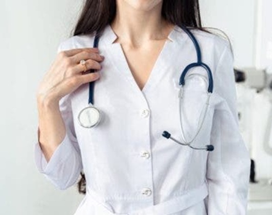 Cientos de enfermeras dominicanas figuran entre casi 15 mil iniciaron huelga este lunes en NYC; alcalde y fiscal apoyan paro