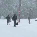 NYC arropada de hielo y nieve; continúa frío ártico; se reportan 5 muertos