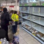 Supermercados en Alto Manahattan quedaron casi vacíos por masiva compra de dominicanos ante tormenta invernal