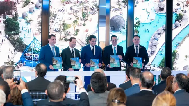 RD inaugura stand en FITUR con grandes expectativas; Ministro Collado dice bancos contemplan inversiones por 240 mil millones