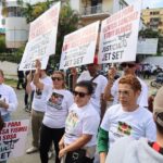 Juicio a dueños siniestrada discoteca Jet Set inicia con decenas familiares de afectados pidiendo justicia en las afueras