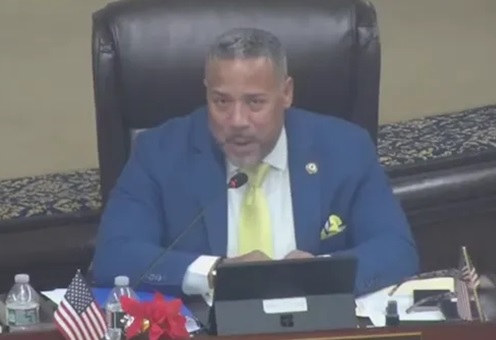 Alex Méndez demanda al alcalde de Paterson limpiar calles que causan inconvenientes a los residentes