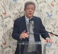 Leonel: Propondré establecer Ventanilla Única simplifique adopción nacionalidad dominicana a nacidos fuera de RD