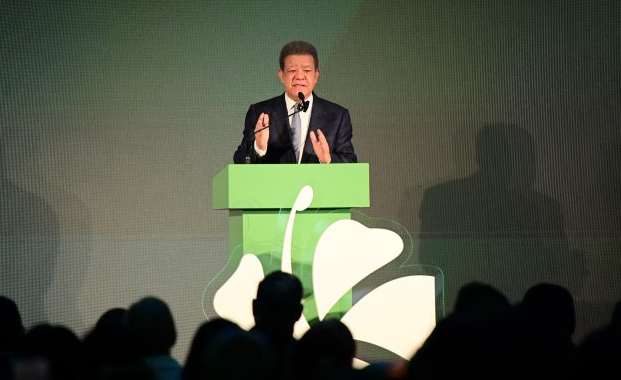 Leonel acusa PRM de quebrar a los productores agropecuarios; juramenta a José del Castillo Saviñón