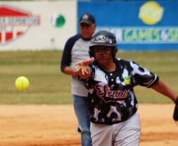 Triple división honores en Liga de los Sapos.