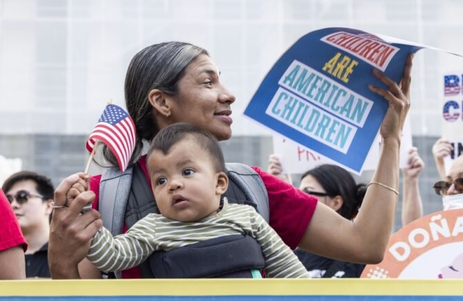 Petición contra ciudadanía hijos indocumentados será conocida este jueves por Tribunal Supremo; figuran miles de dominicanos