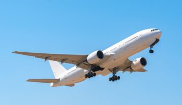 Últimos hechos en aeropuertos del área triestatal: miles de dominicanos afectados