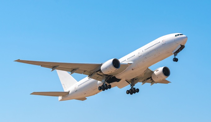 Últimos hechos en aeropuertos del área triestatal: miles de dominicanos afectados