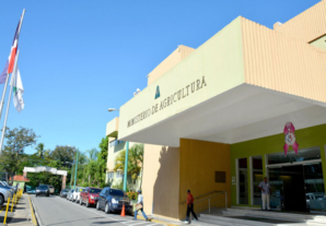 Piden investigar presuntas irregularidades en procesos de contrataciones realizados en el Ministerio de Agricultura