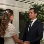 Se casó Omar Fernández con su prometida Alexia Rubio en ceremonia íntima en un restaurante de la capital